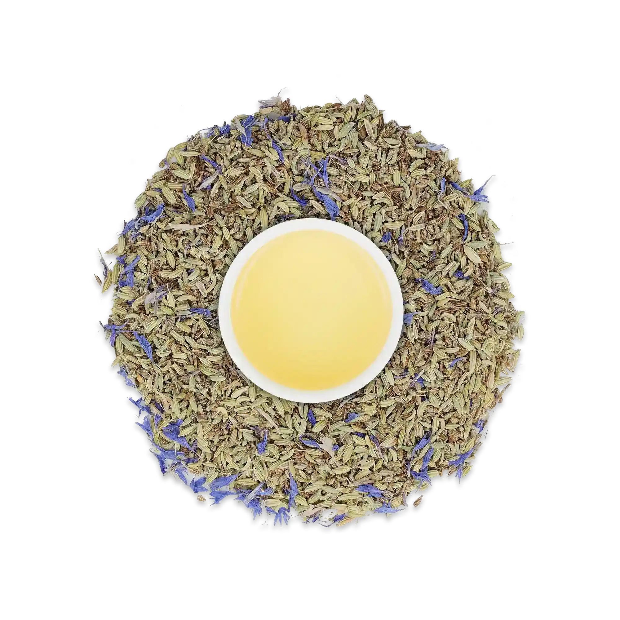 Weiße Tasse mit Fenchelblütentee, getrocknete Fenchelsamen und violette Blüten auf schwarzem Hintergrund