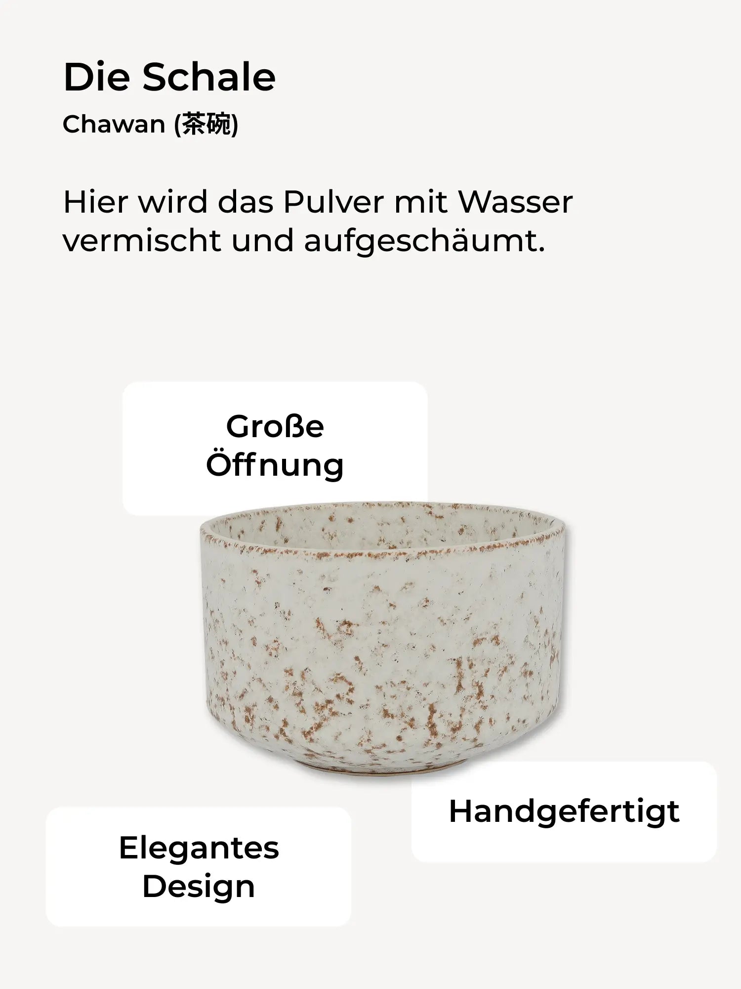 Handgemachte Chawan-Schale mit großer Öffnung und beigem, braun gesprenkeltem Design für Teepulver.