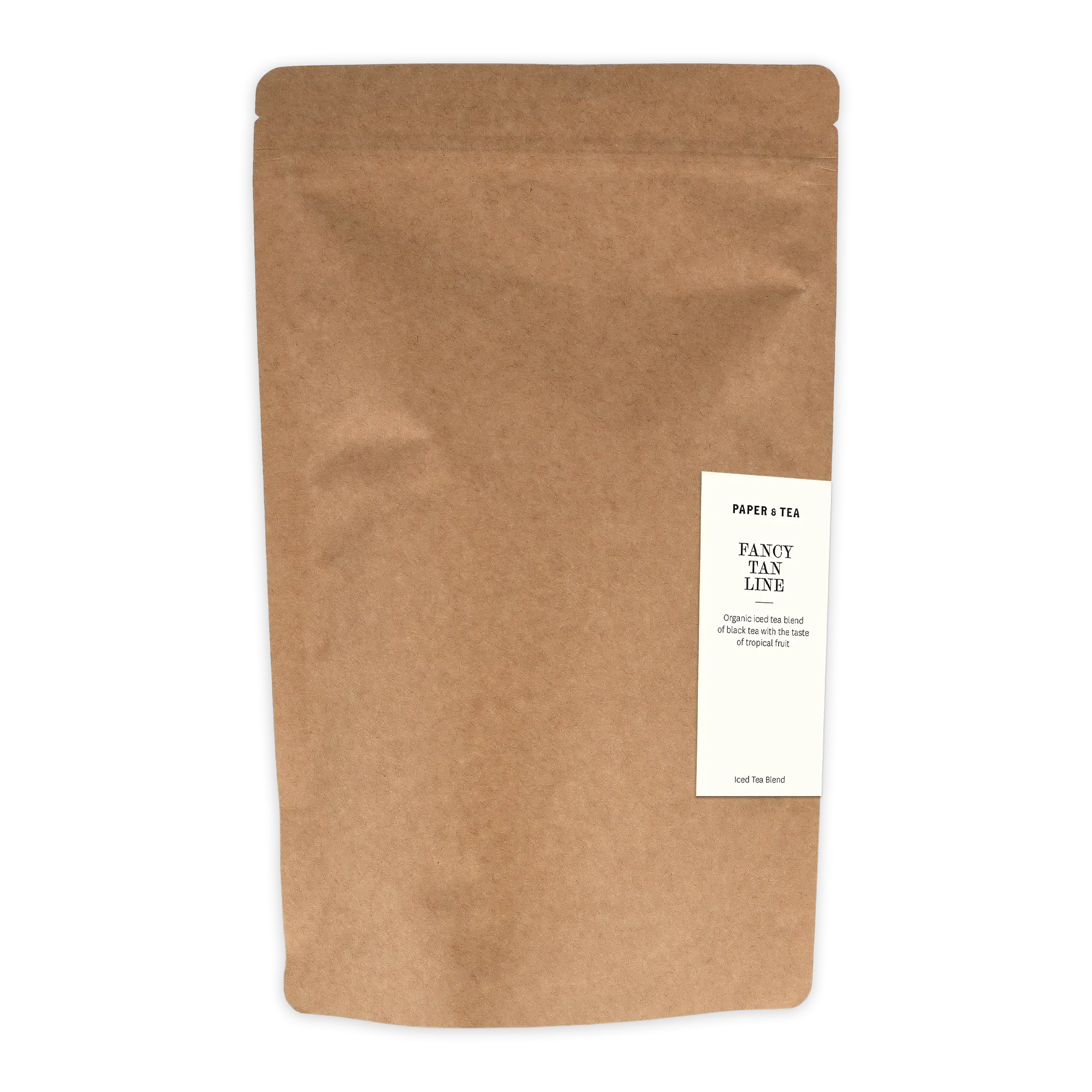 Braune Papier-Standbeutelverpackung mit weißem Etikett für Bio-Eistee von Paper & Tea, schwarzer Tee mit Fruchtgeschmack.