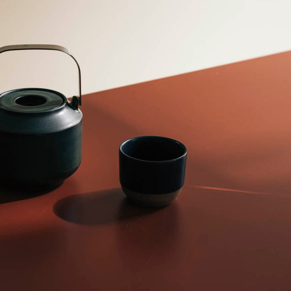 Ceramic lab cup black